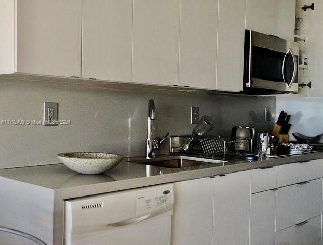 100 Lincoln Rd 1230