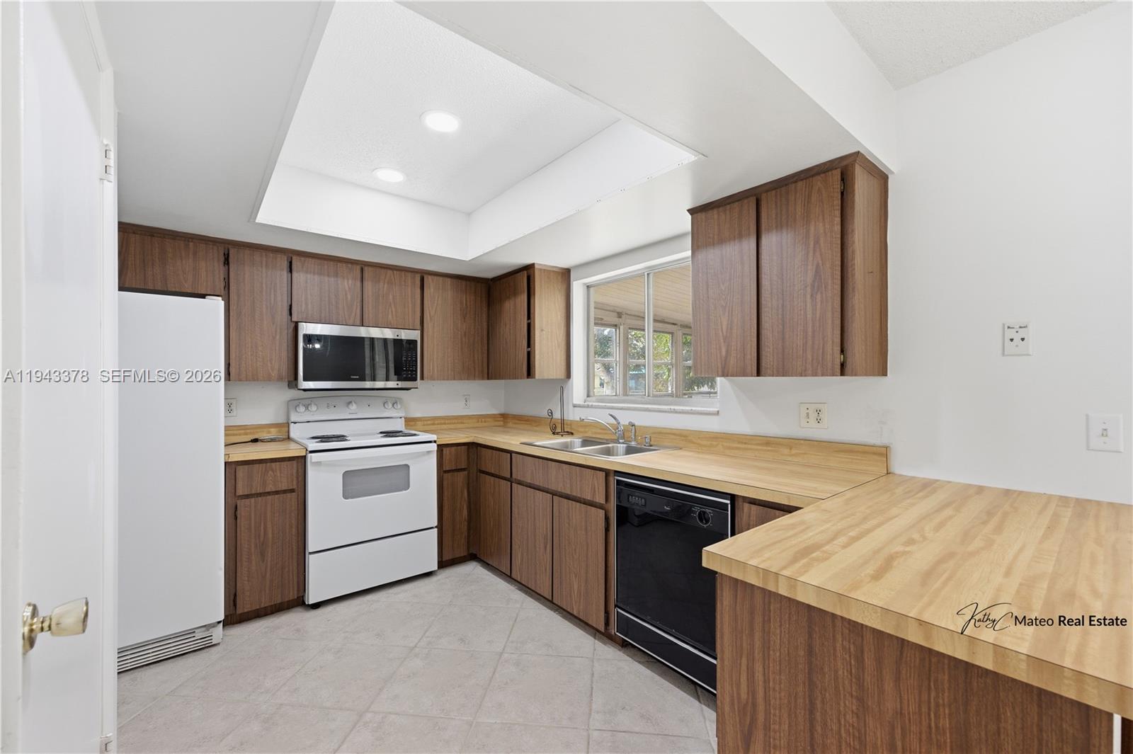 LAURELWOOD UNIT 1 - Residential