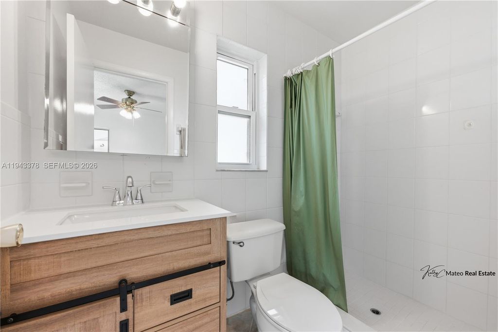 Photo of 525 22nd Ave, Vero Beach, FL 32962 (MLS # A11943378)