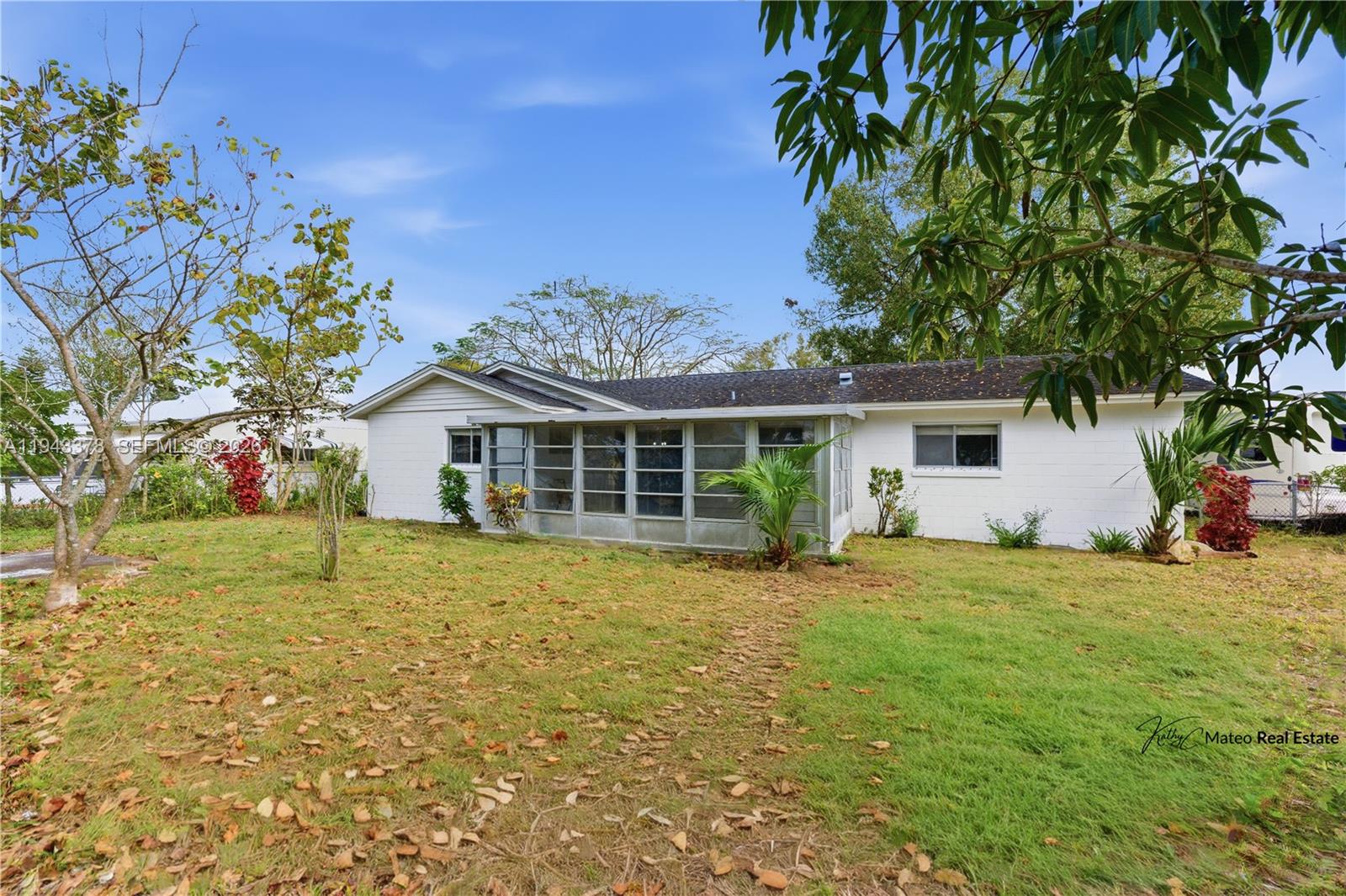 LAURELWOOD UNIT 1 - Residential