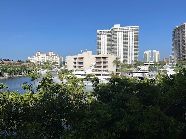 Rental Property at 19999 E Country Club Dr 1406, Aventura, Miami-Dade County, Florida - Bedrooms: 2 
Bathrooms: 2  - $3,350 MO.