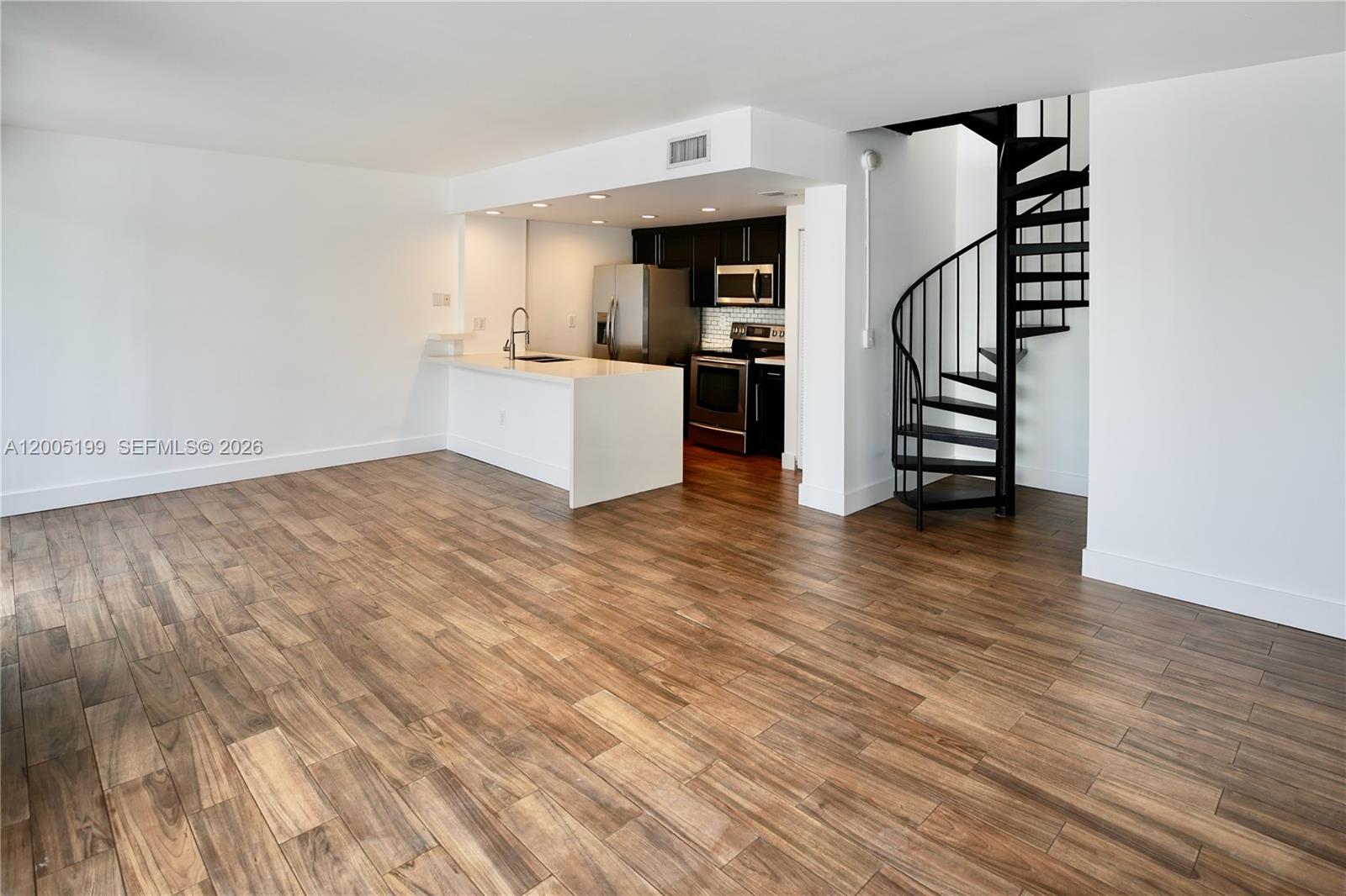 3186 Bird Ave 13