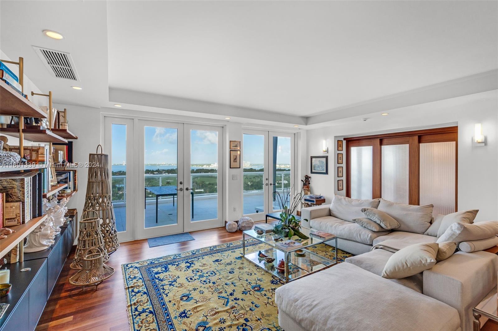 5600 CONDO - Residential Lease