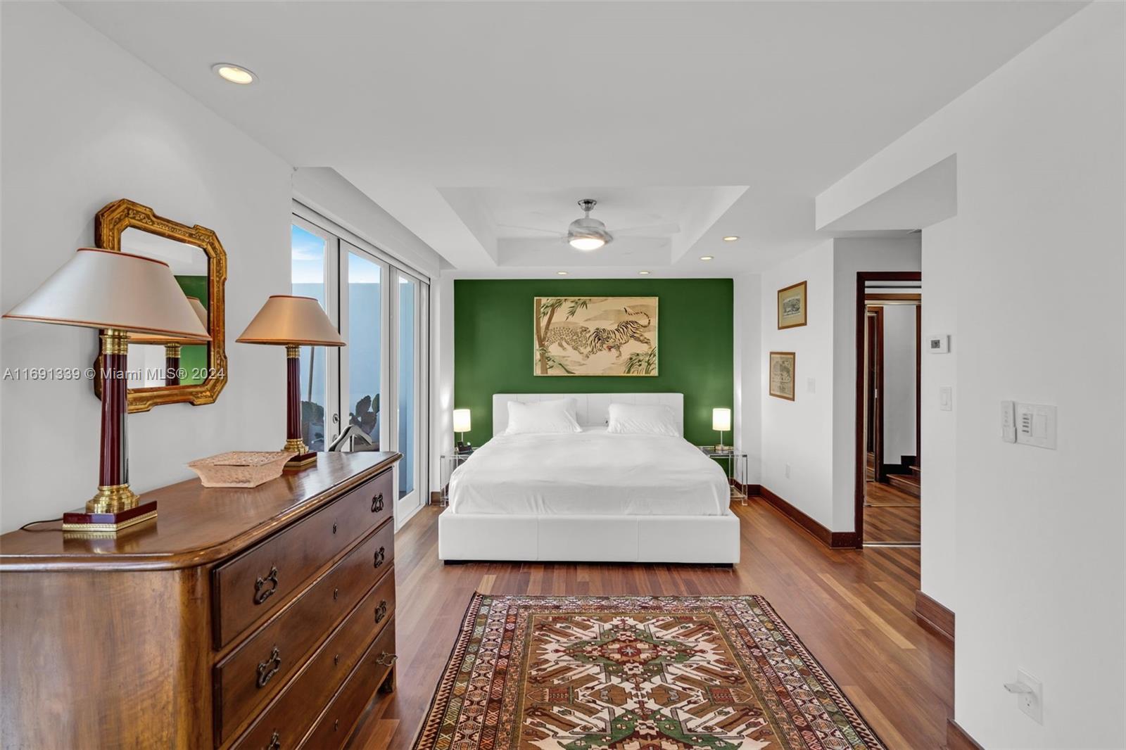 5600 CONDO - Residential Lease