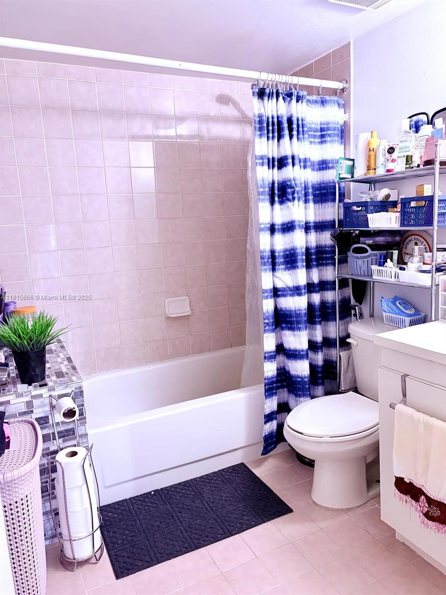 INTERNATIONAL TOWERS COND - Residential