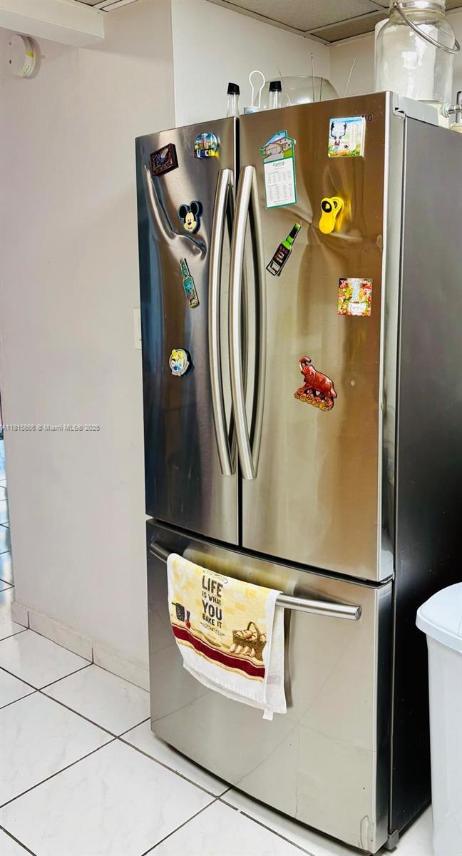 INTERNATIONAL TOWERS COND - Residential