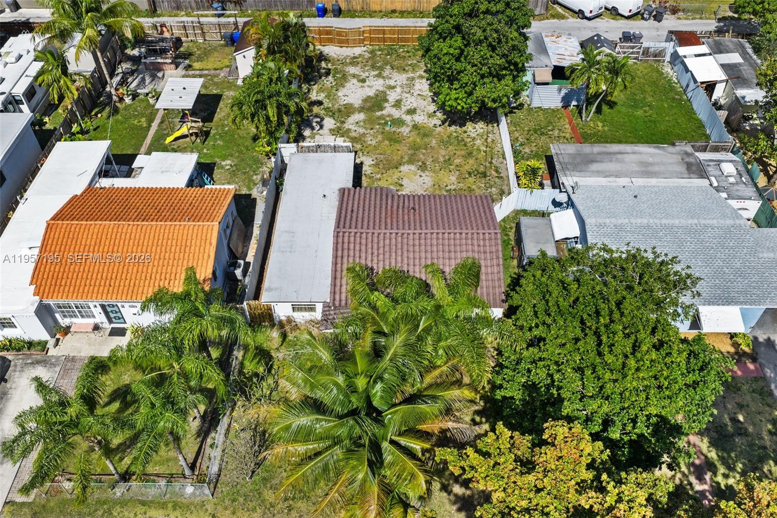 HOLLYWOOD PARK - Residential