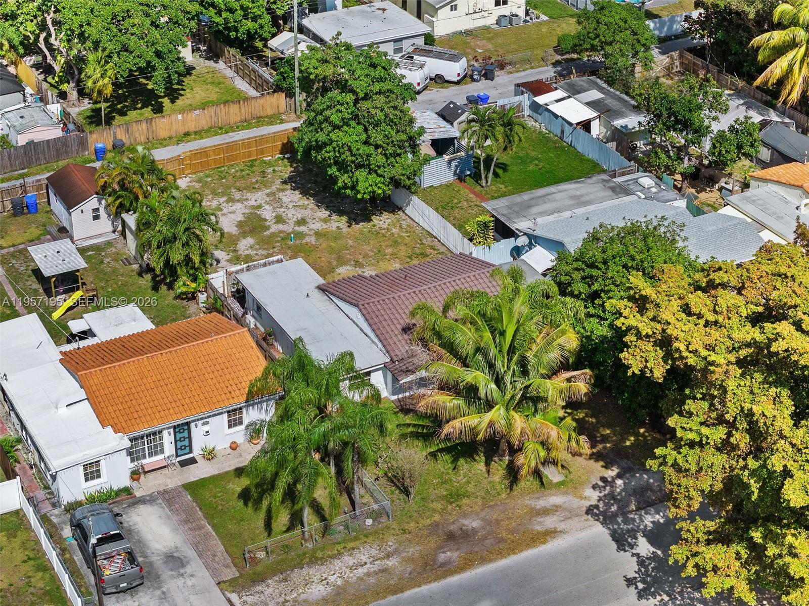 HOLLYWOOD PARK - Residential