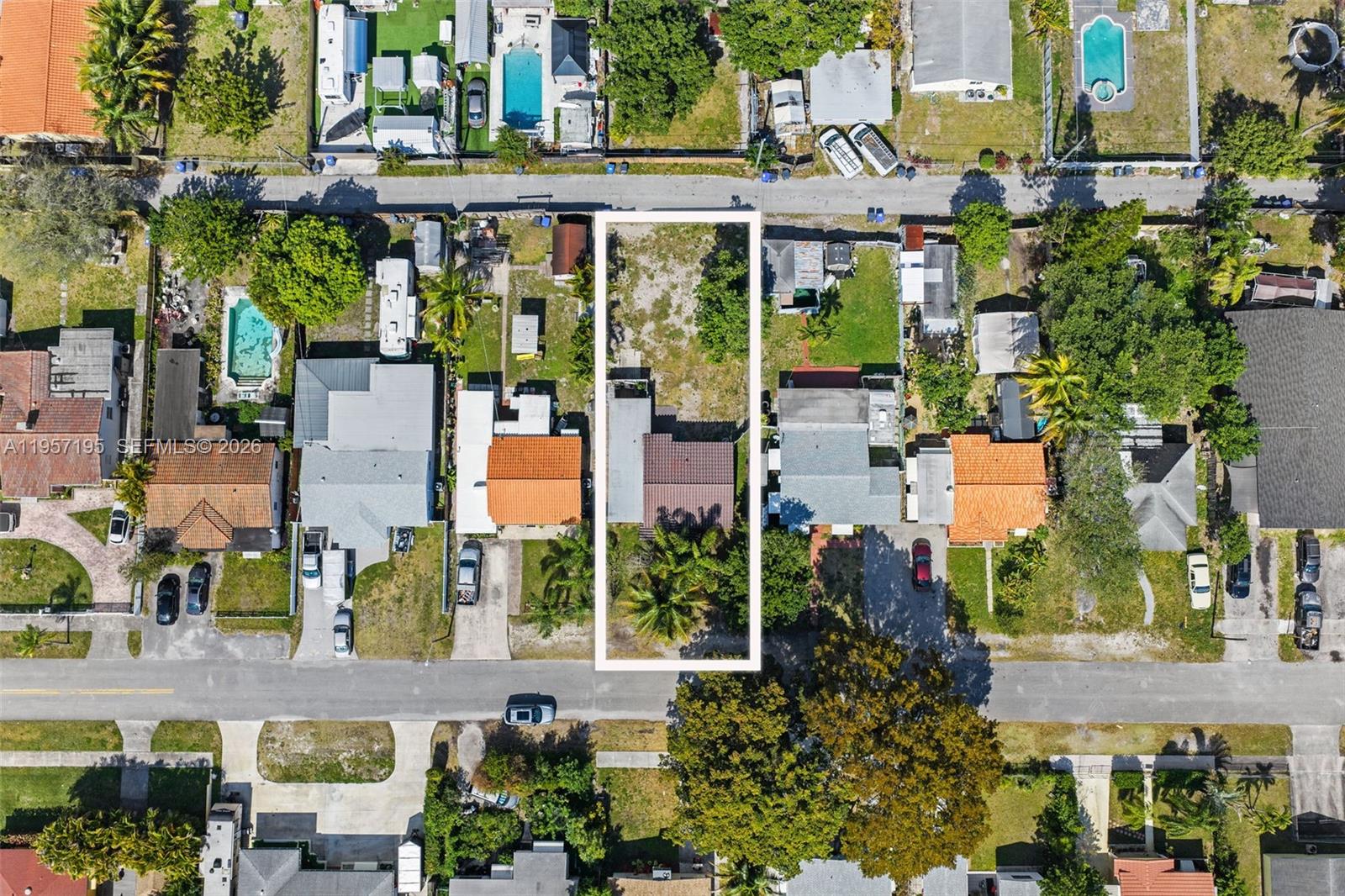 HOLLYWOOD PARK - Residential