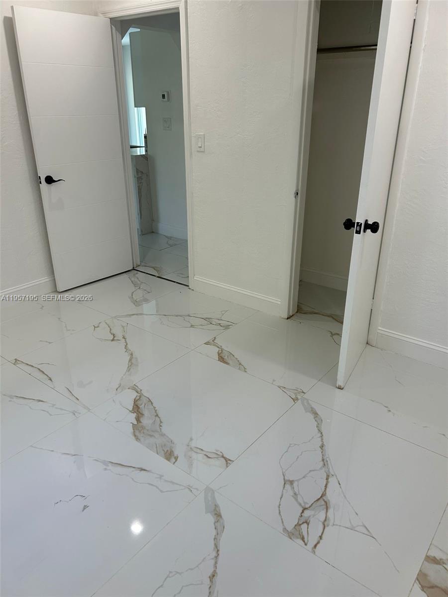 HOLLYWOOD PARK - Residential