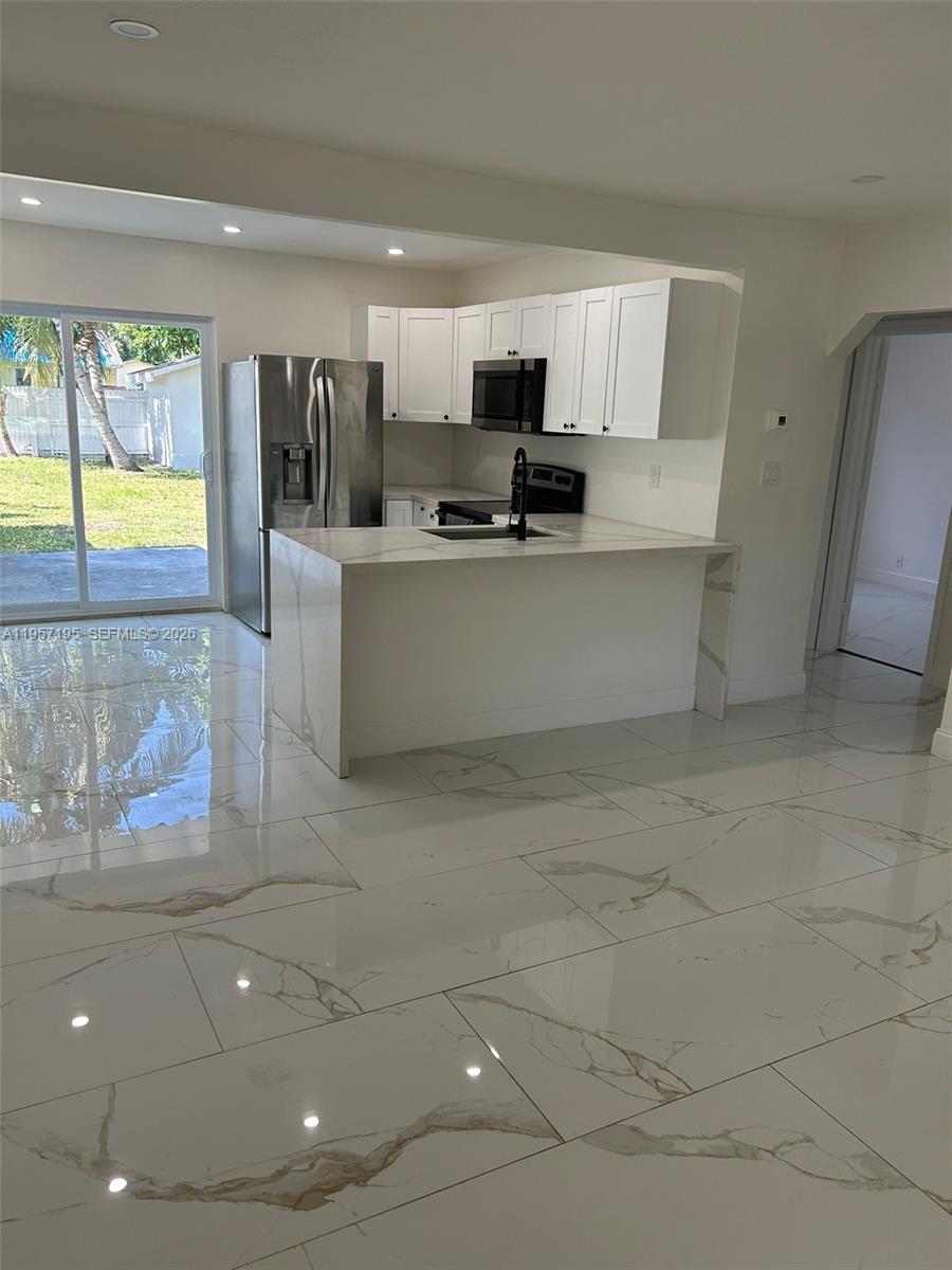 HOLLYWOOD PARK - Residential