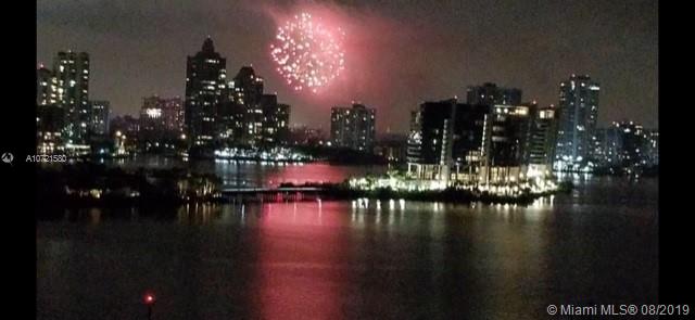 WINSTON TOWERS 500 CONDO - Residential