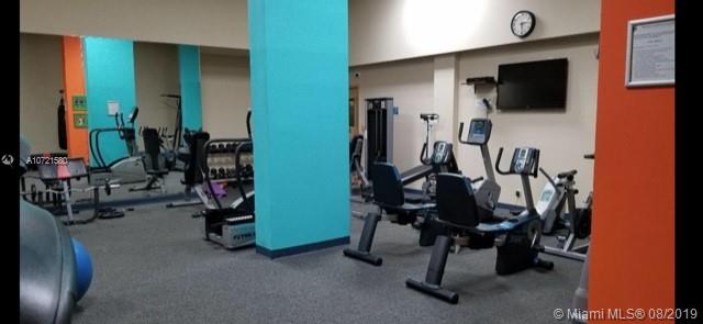 WINSTON TOWERS 500 CONDO - Residential