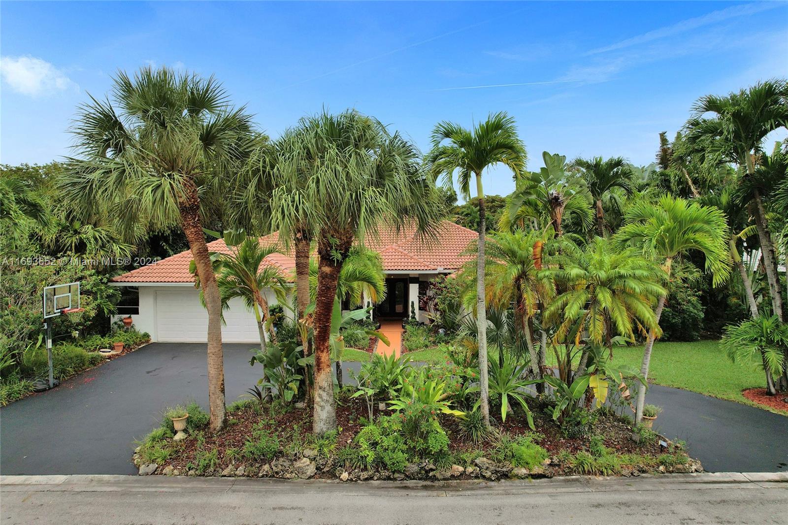 5044 NW 87th Ter