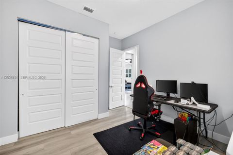 Tiny photo for 10566 N Lago Vista Cir, Parkland, FL 33076 (MLS # A12026891)