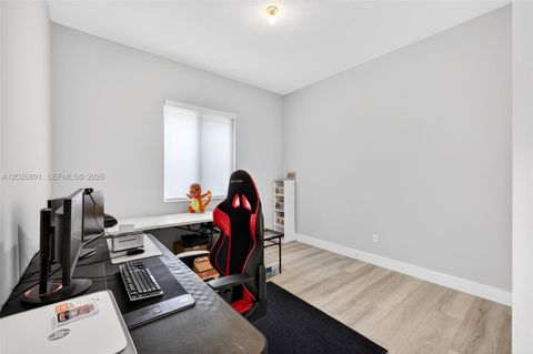 Tiny photo for 10566 N Lago Vista Cir, Parkland, FL 33076 (MLS # A12026891)