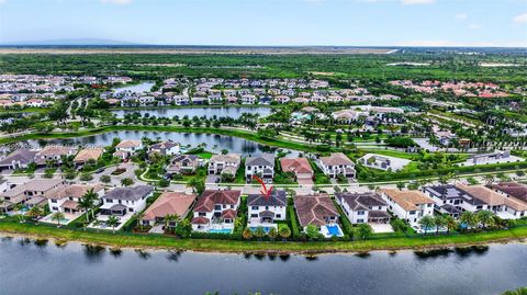 Tiny photo for 10566 N Lago Vista Cir, Parkland, FL 33076 (MLS # A12026891)