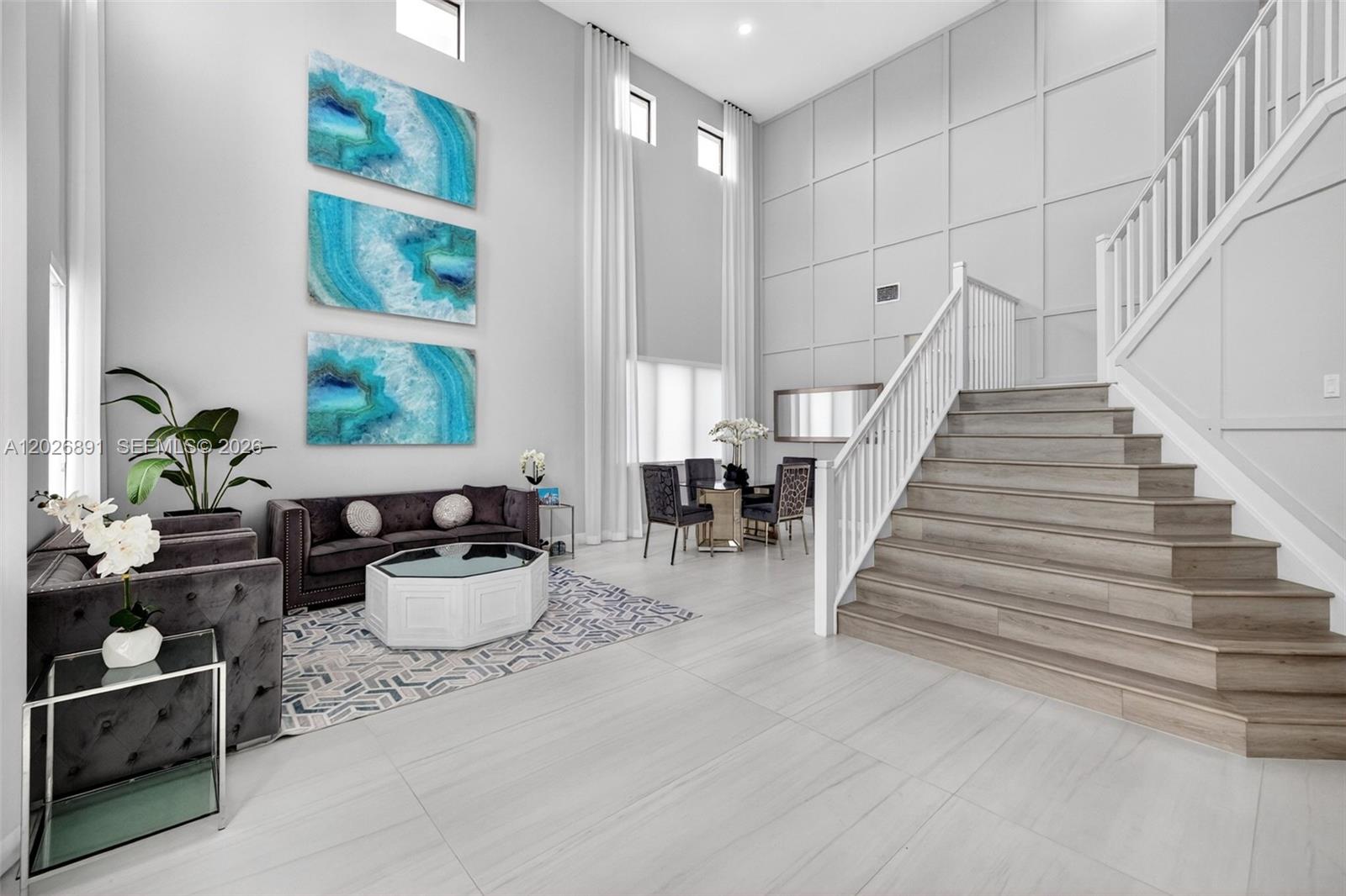 10566 N Lago Vista Cir