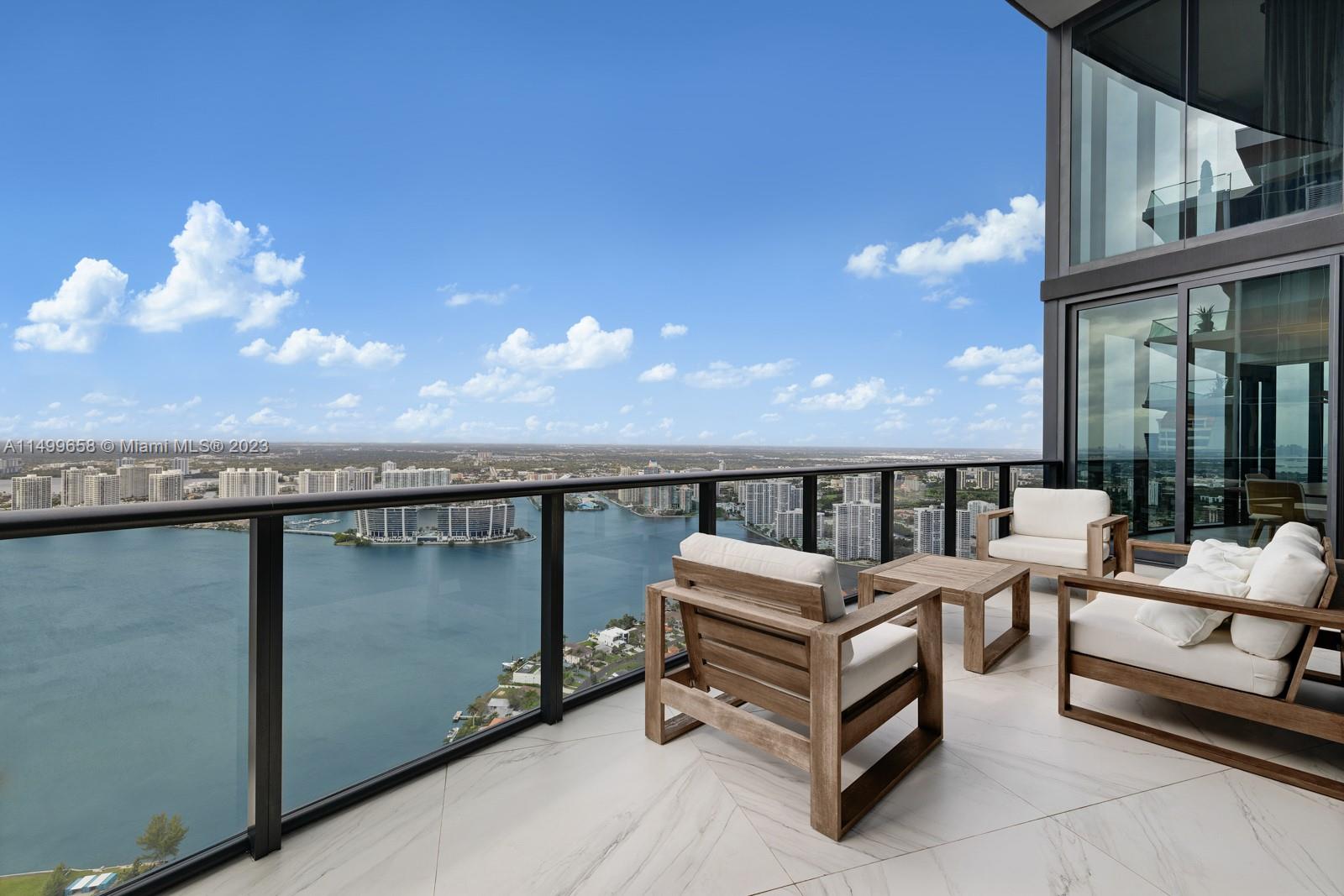 18555 COLLINS AVENUE COND - Residential