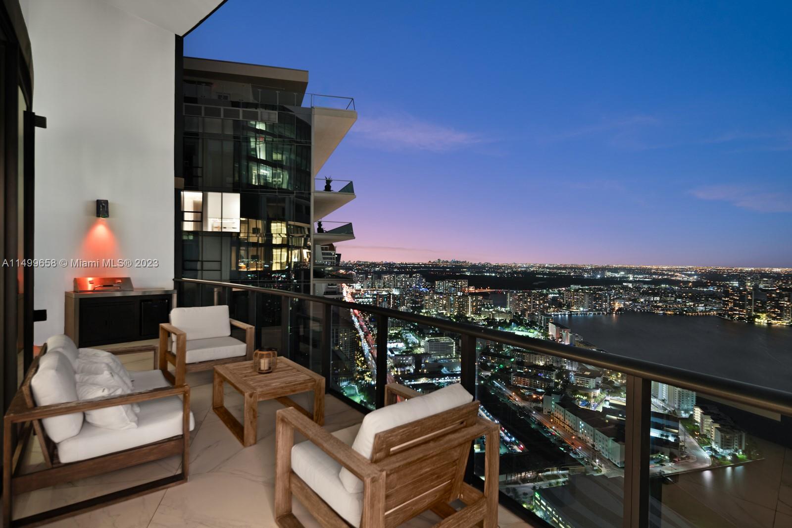 18555 COLLINS AVENUE COND - Residential