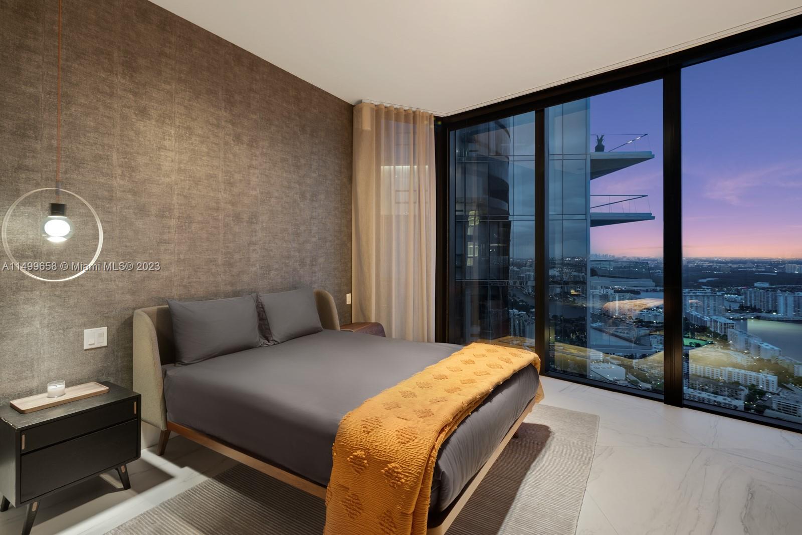 18555 COLLINS AVENUE COND - Residential