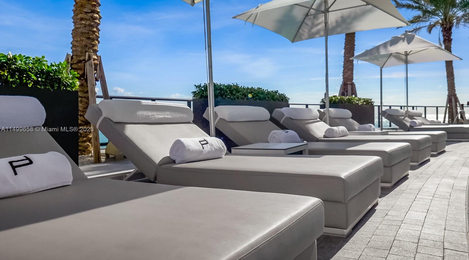 18555 COLLINS AVENUE COND - Residential