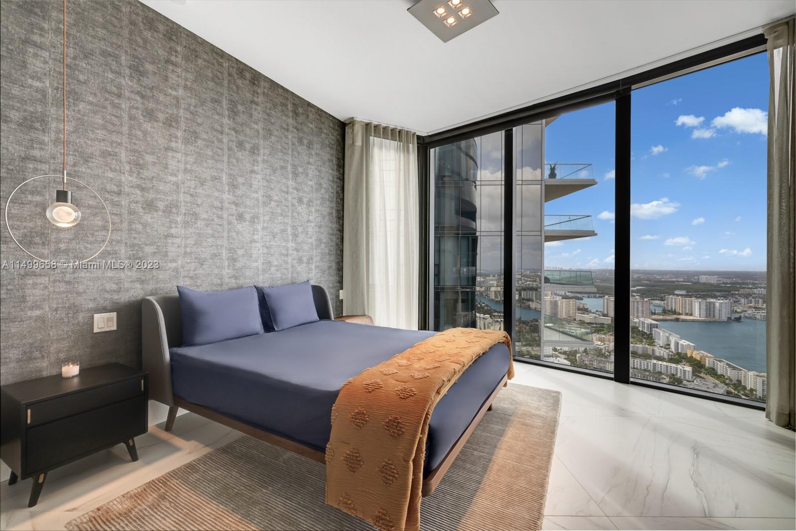 18555 COLLINS AVENUE COND - Residential