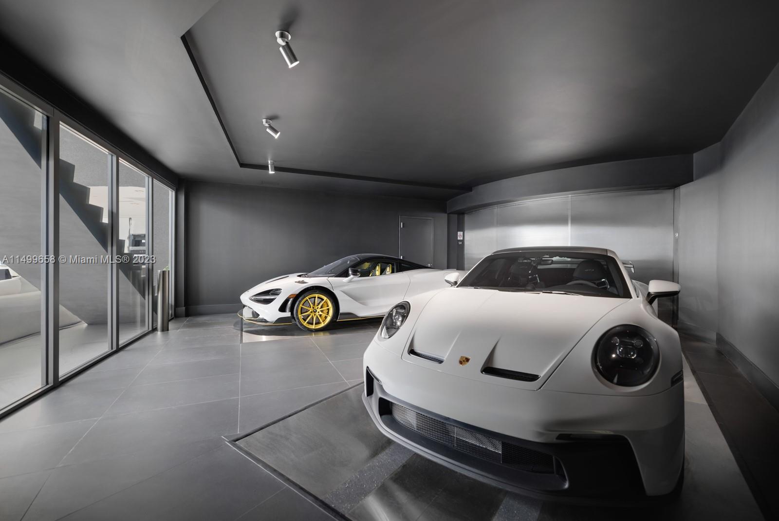 18555 COLLINS AVENUE COND - Residential