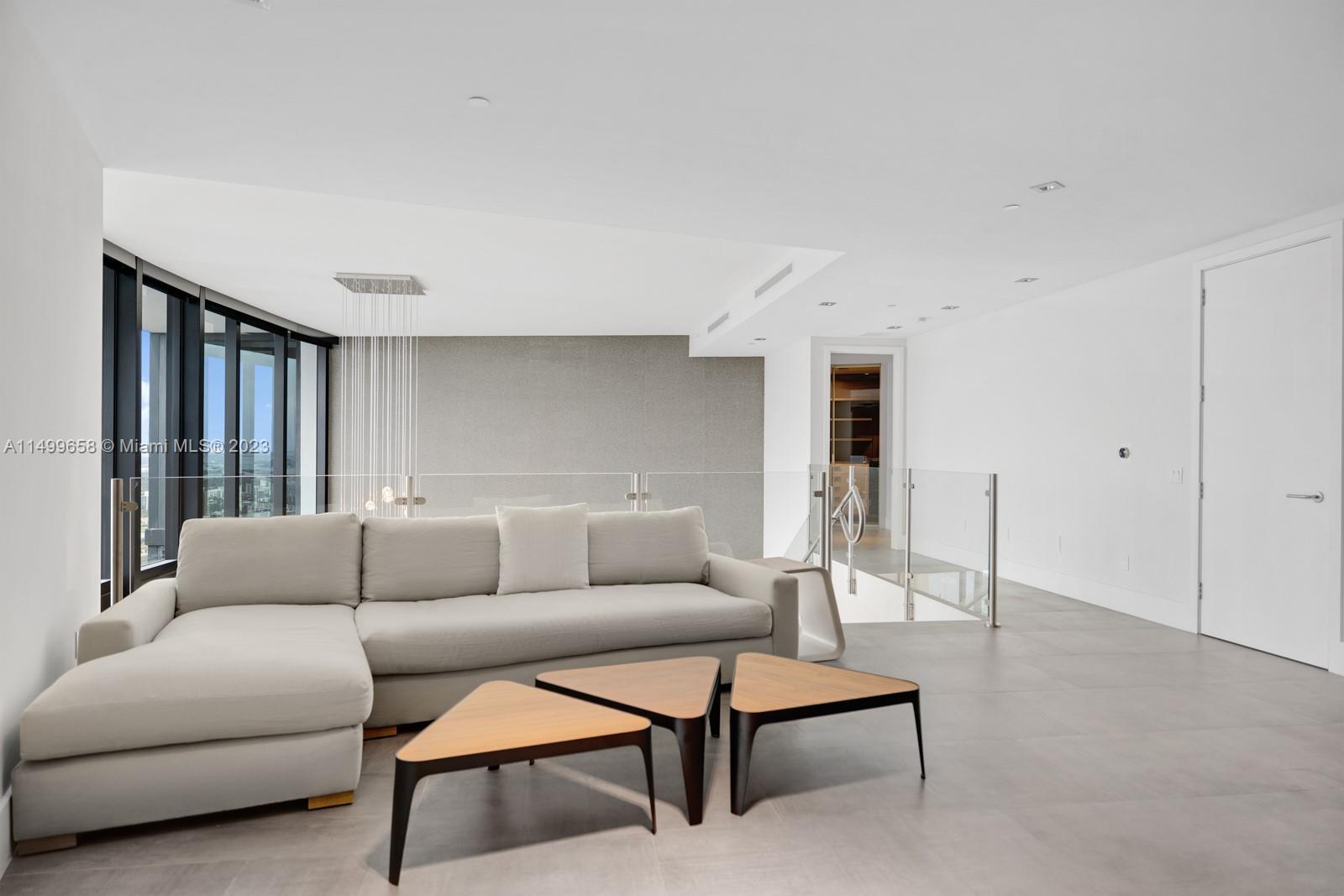 18555 COLLINS AVENUE COND - Residential