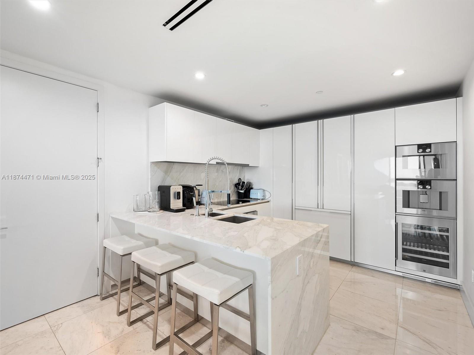 OCEANA BAL HARBOUR CONDO - Residential Lease