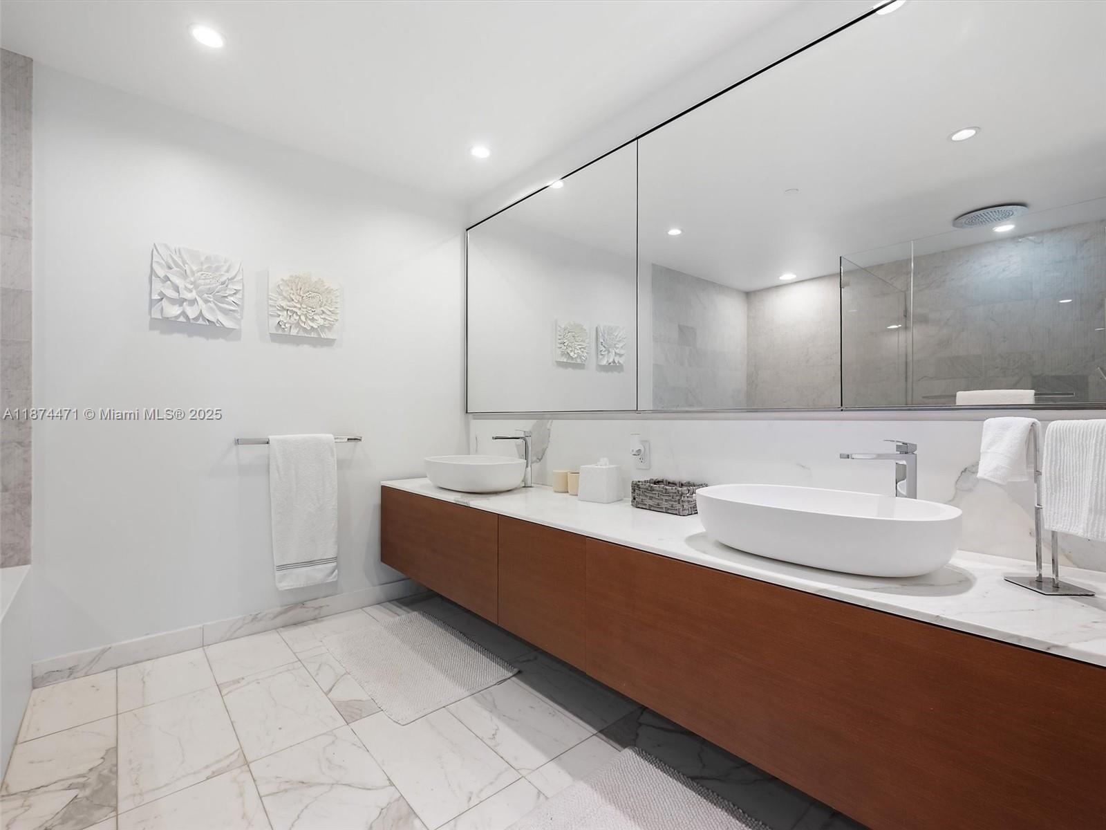OCEANA BAL HARBOUR CONDO - Residential Lease