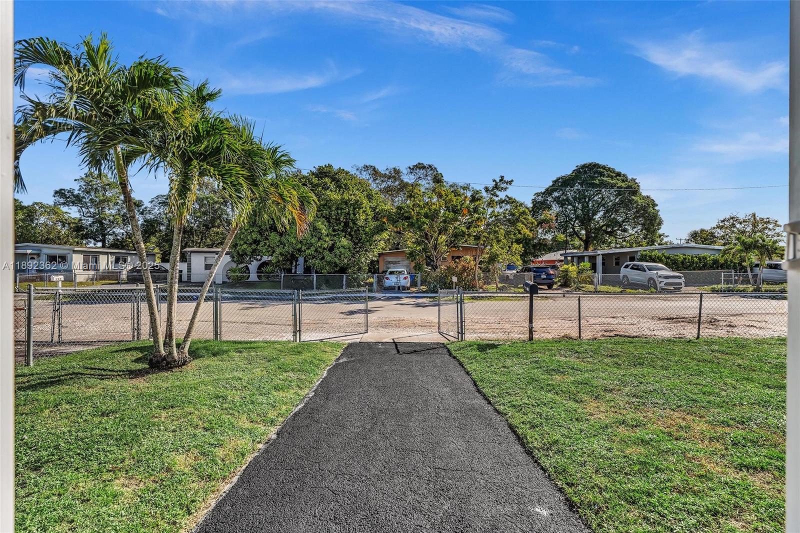 BOULEVARD GARDENS - Residential Lease