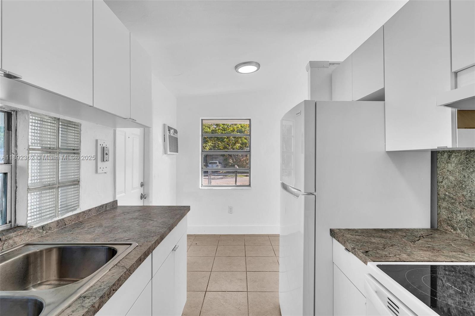 BOULEVARD GARDENS - Residential Lease