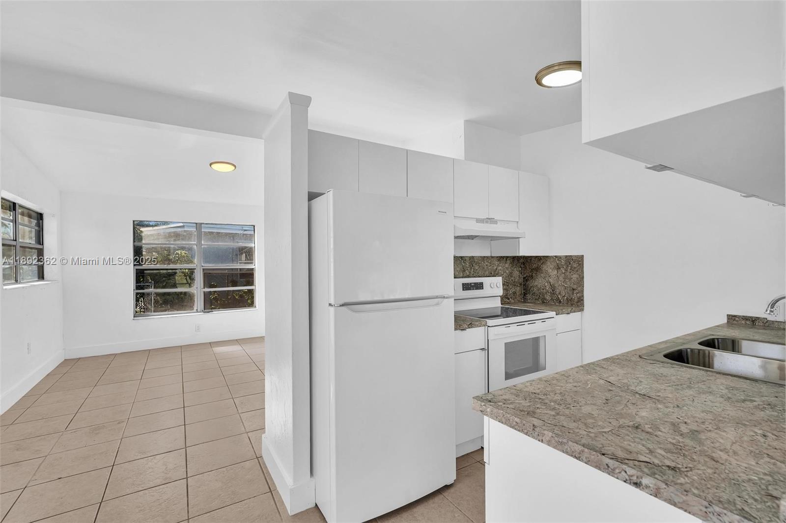 BOULEVARD GARDENS - Residential Lease