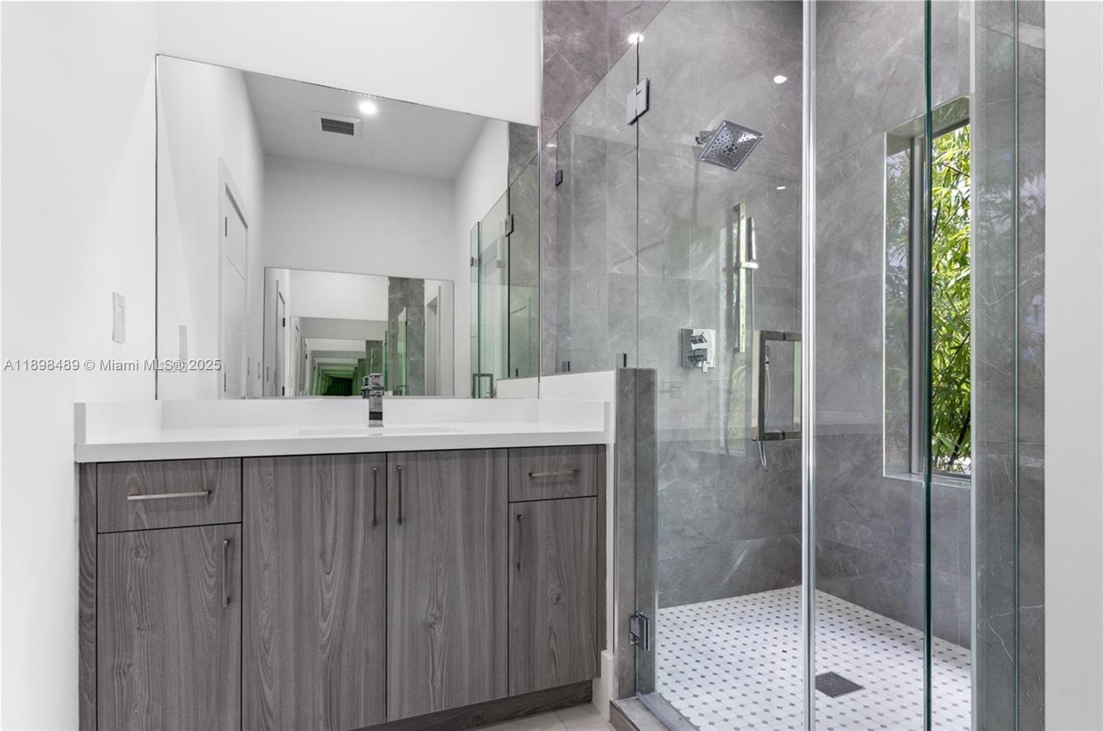 CARTERS ADDN TO C GR - Residential Lease