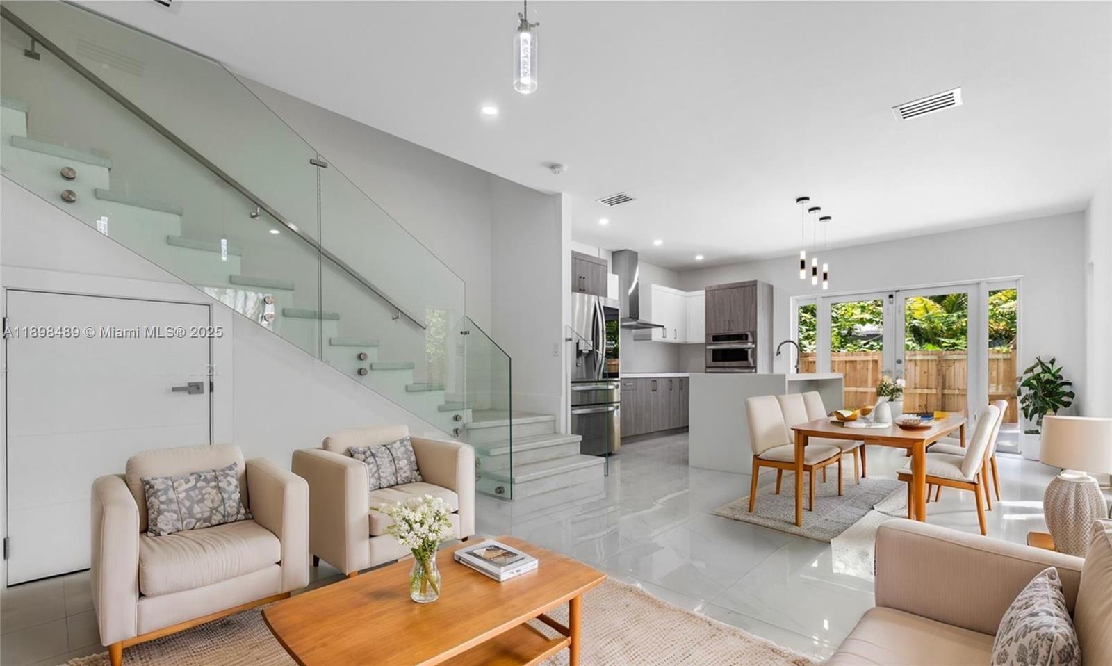 CARTERS ADDN TO C GR - Residential Lease