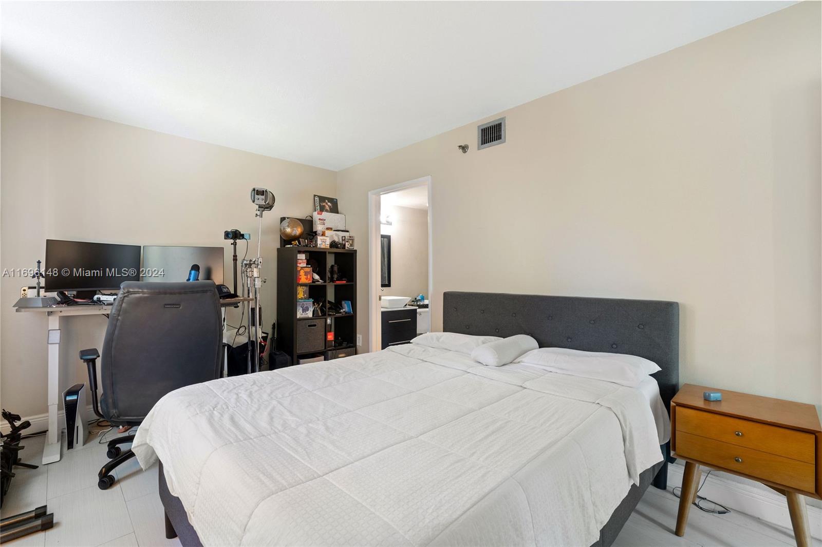 MADISON DOWNTOWN CONDO - Residential