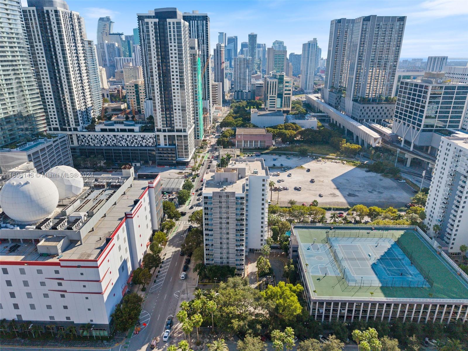 MADISON DOWNTOWN CONDO - Residential
