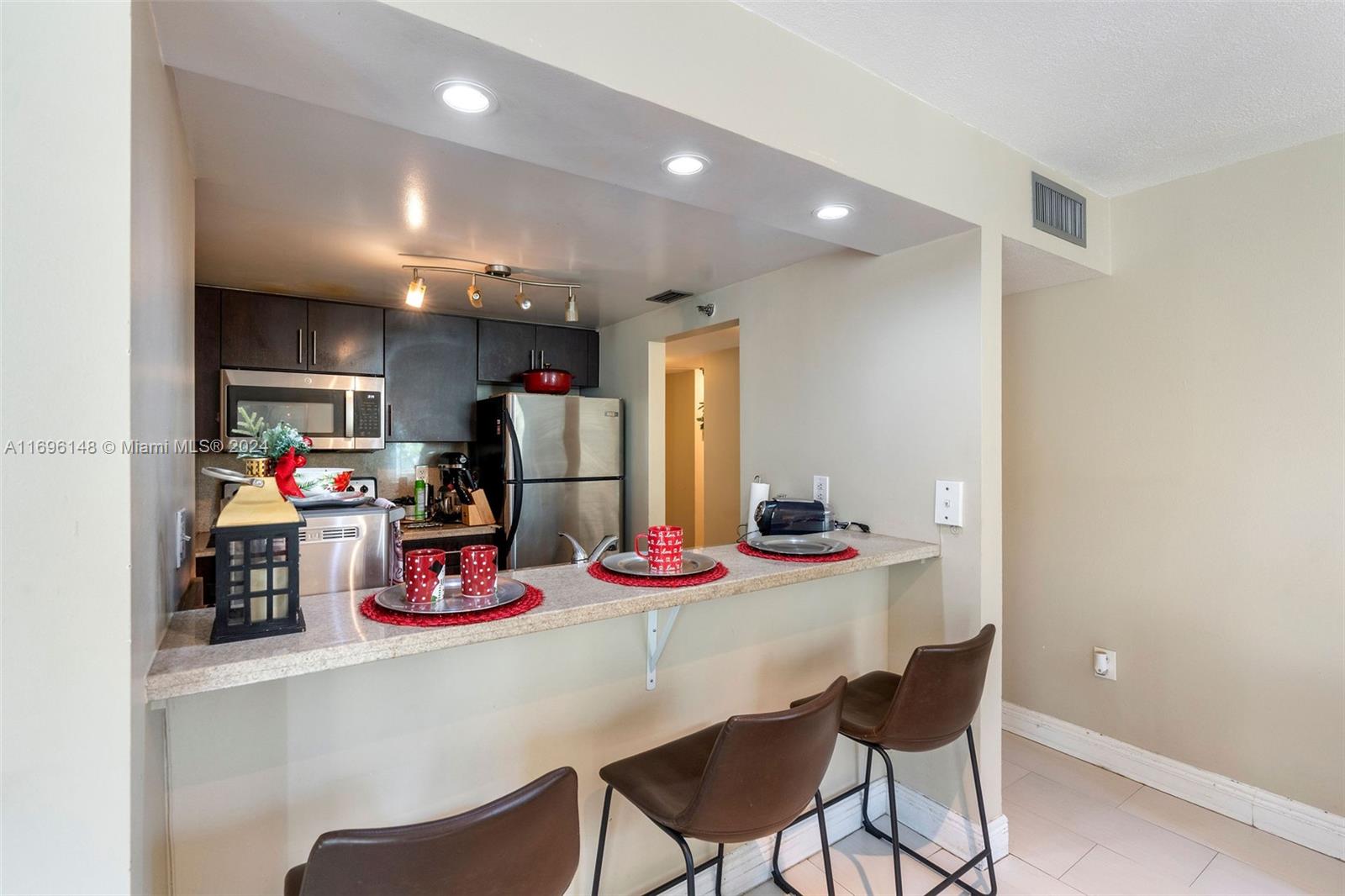 MADISON DOWNTOWN CONDO - Residential
