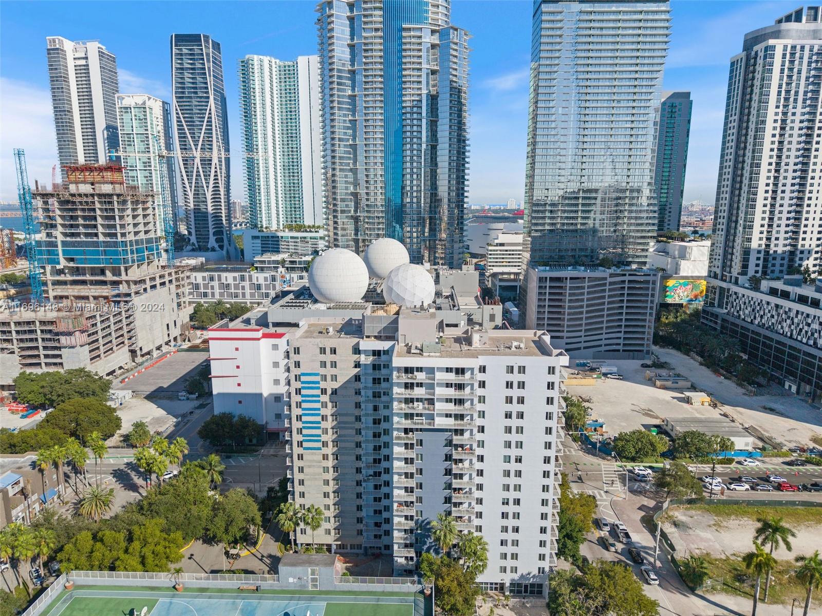 MADISON DOWNTOWN CONDO - Residential