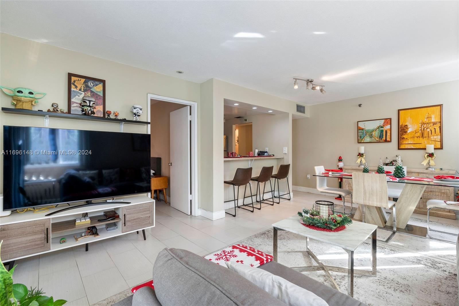 MADISON DOWNTOWN CONDO - Residential