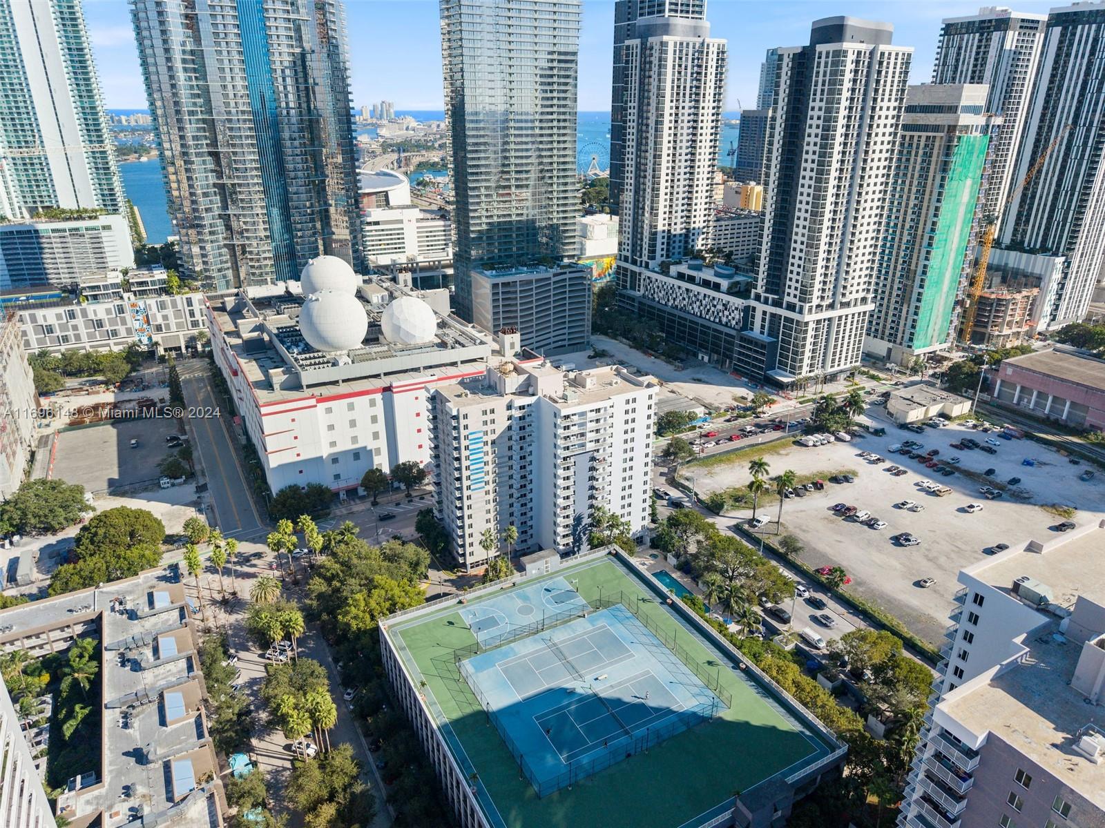 MADISON DOWNTOWN CONDO - Residential