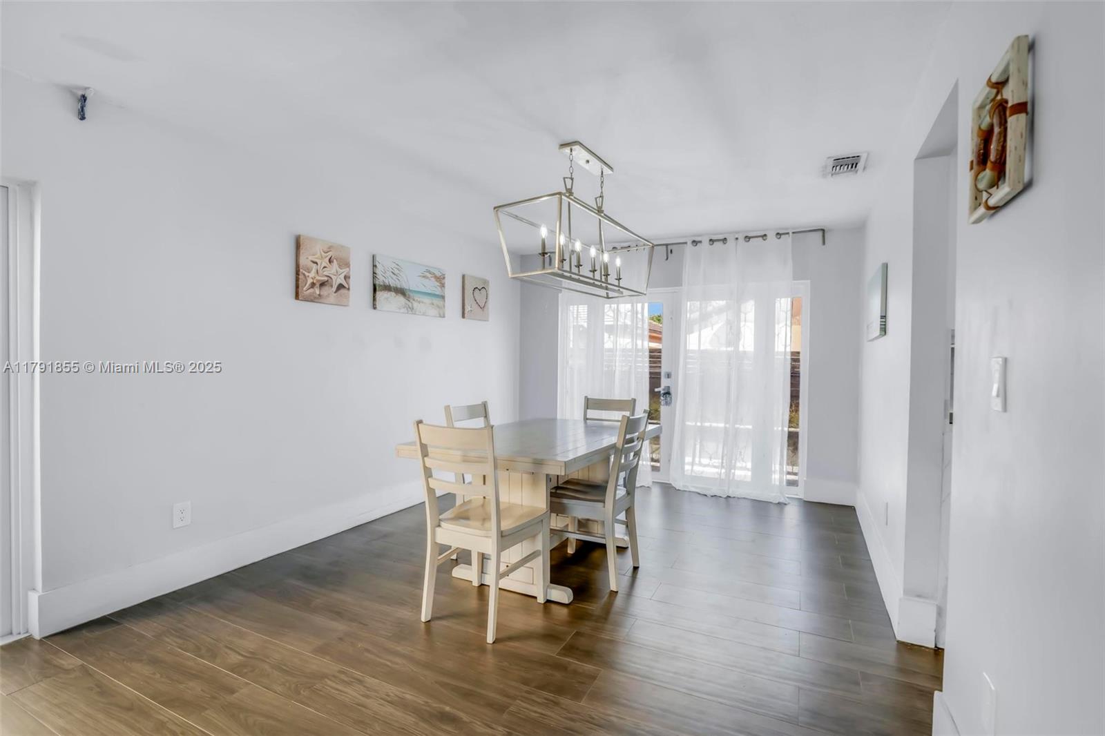 8323 NW 196th Ter
