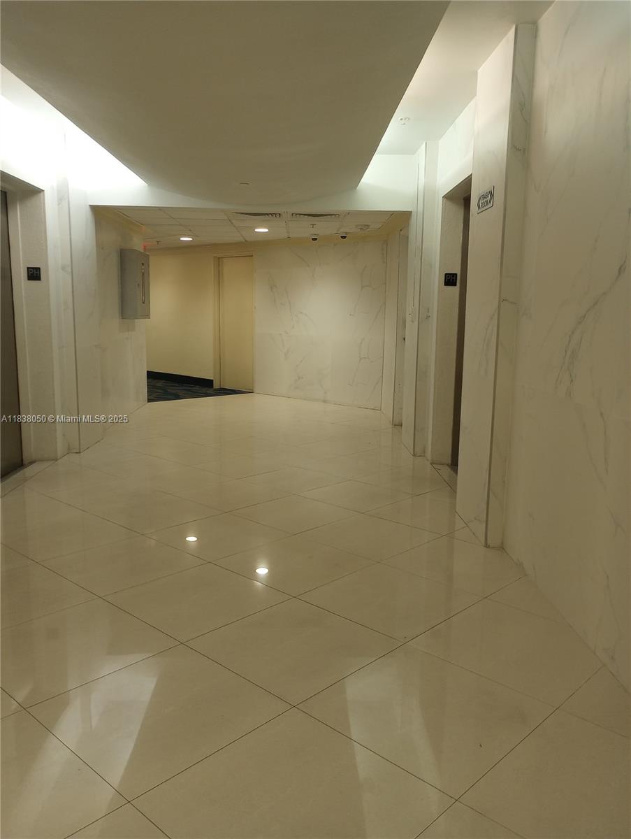 19370 Collins Ave PH-3