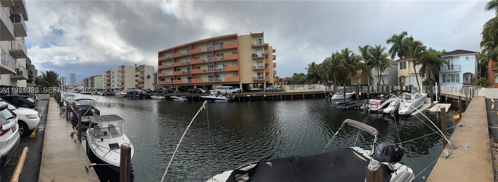 VENICE ISLE CONDO - Residential Lease