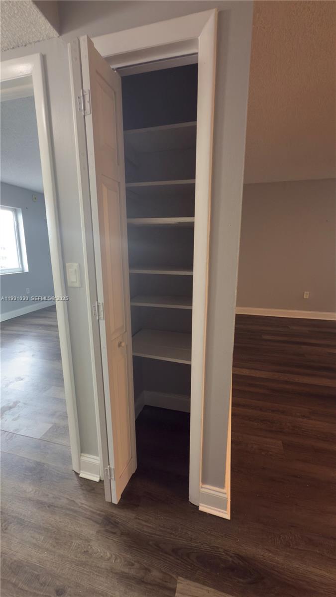 VENICE ISLE CONDO - Residential Lease