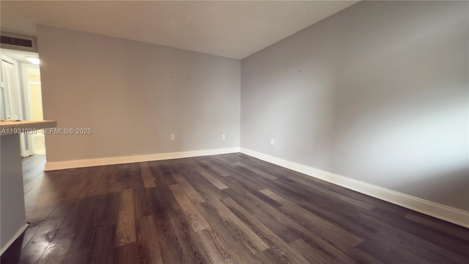 VENICE ISLE CONDO - Residential Lease