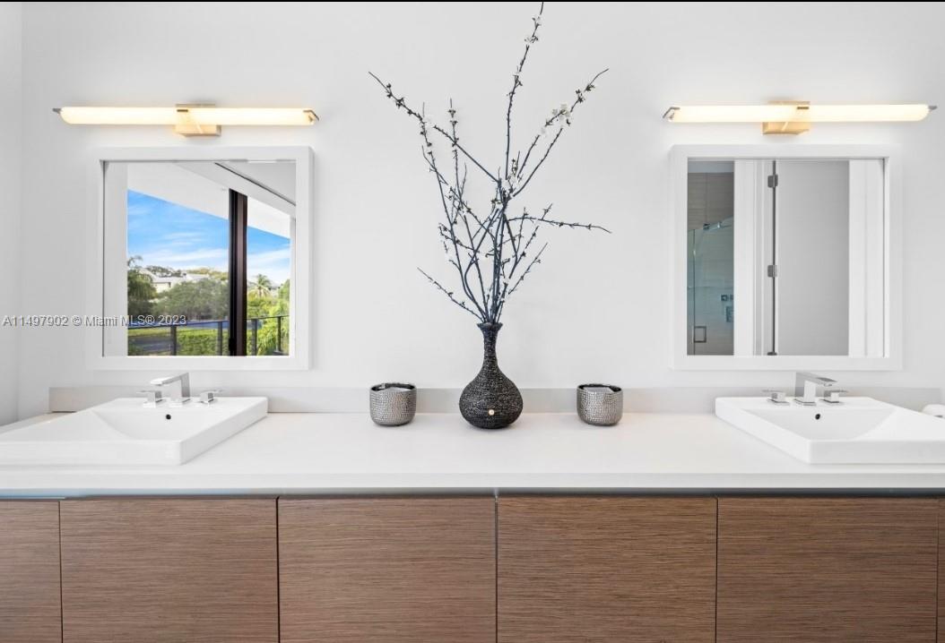 WESTON ESTATES - Residential