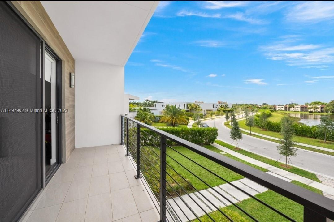 WESTON ESTATES - Residential