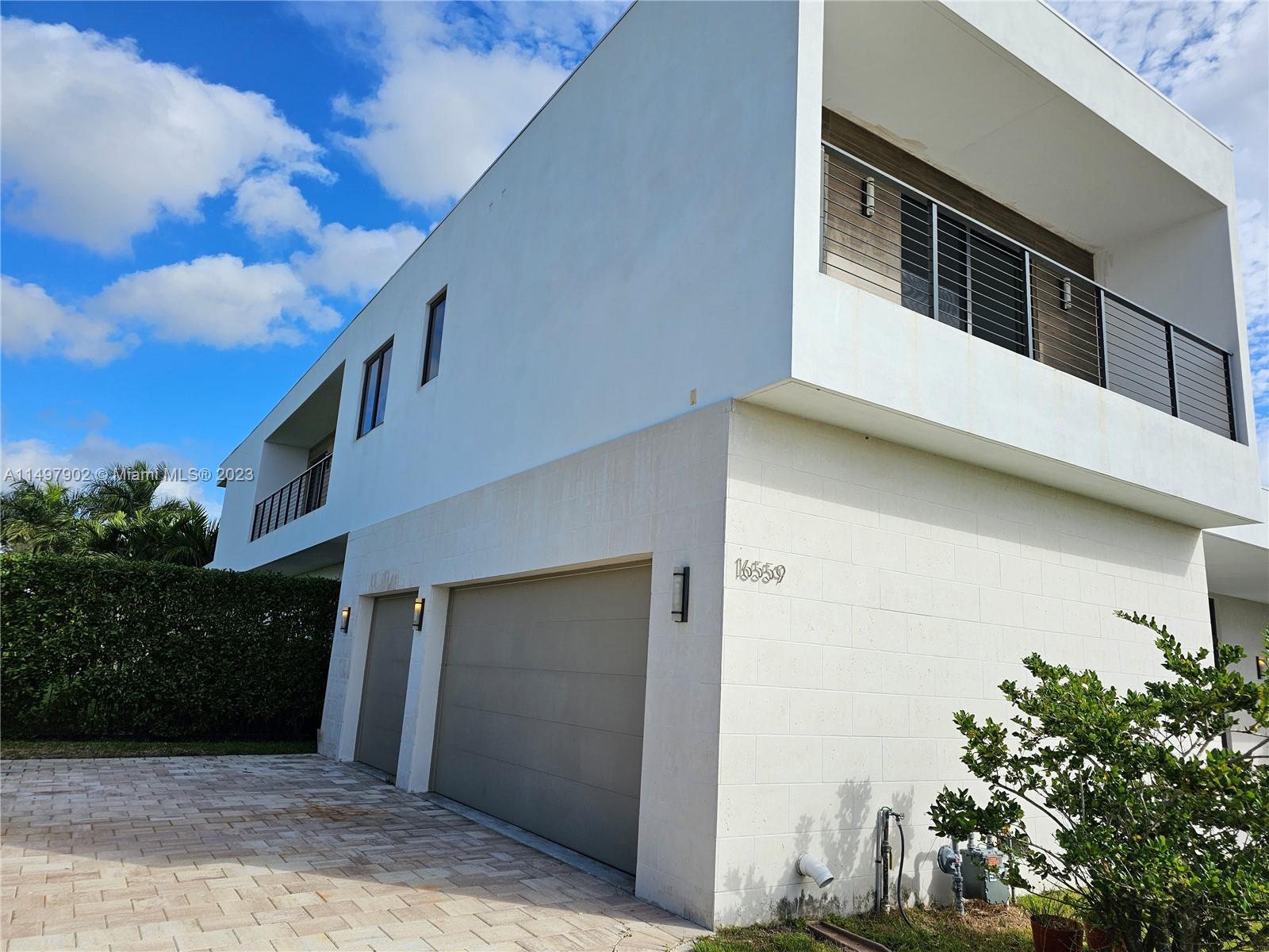 WESTON ESTATES - Residential